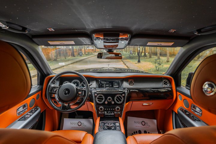 Rolls-Royce Cullinan, interior